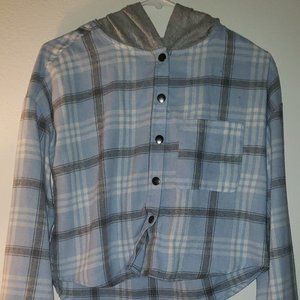 Ultra Flirt cropped blue flannel💙